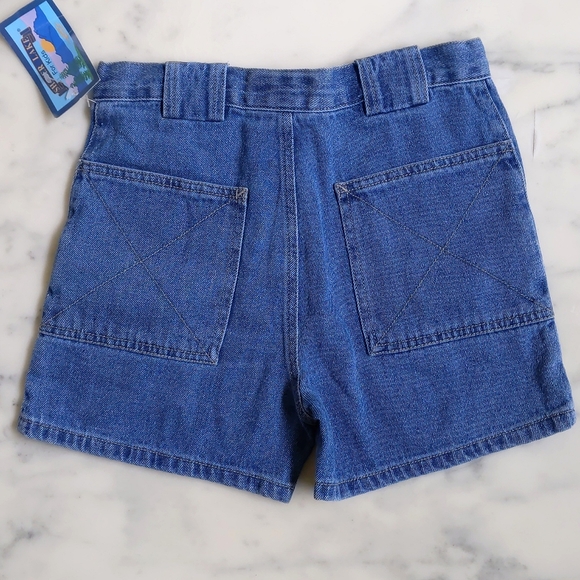 NWT. Girl's Denim Shorts with real pockets. - Picture 4 of 6